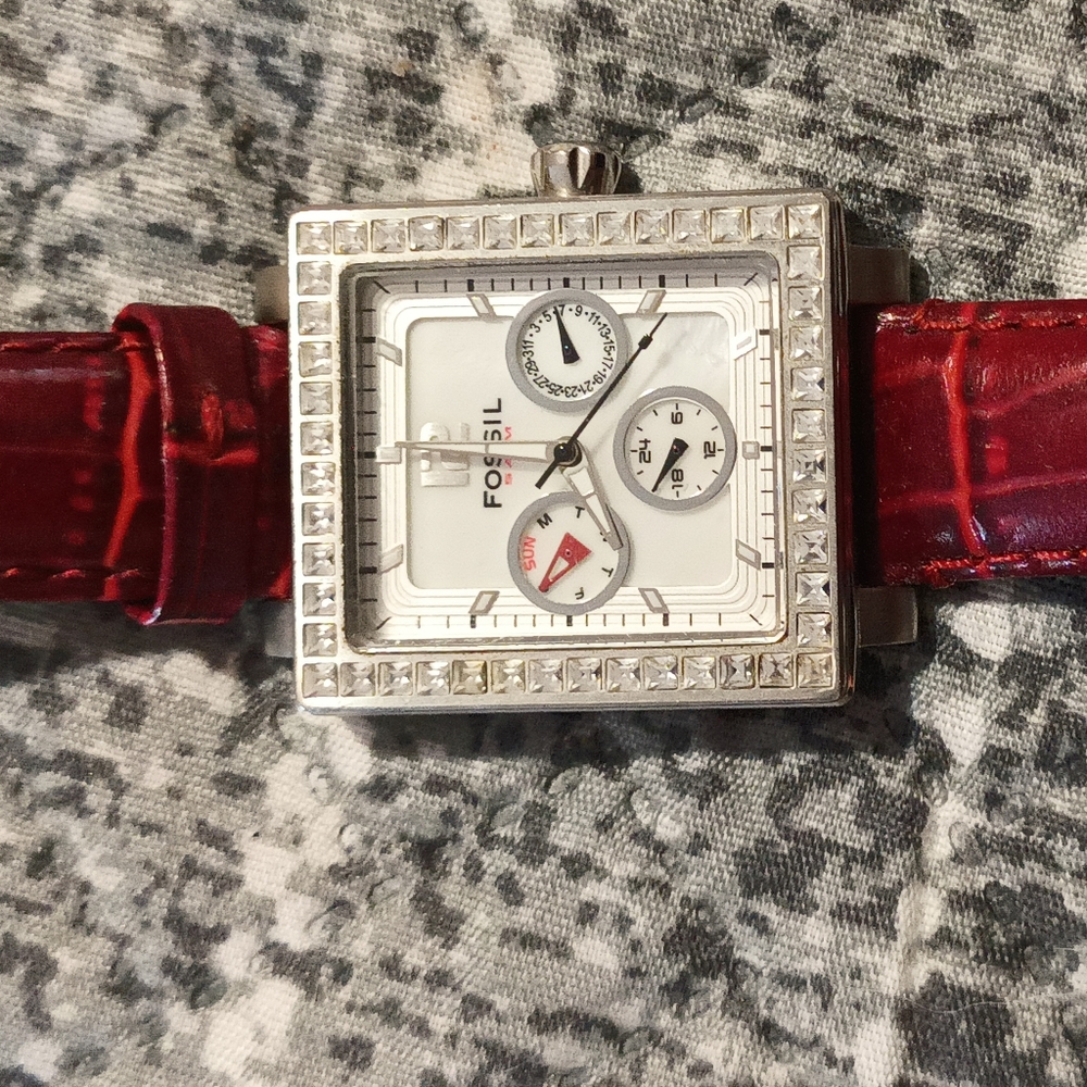 FOSSIL WATCH - Picture 2 of 3